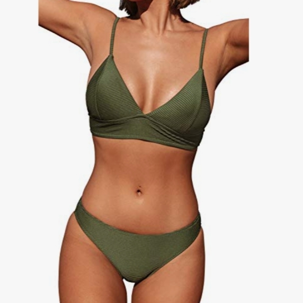 NWT Cupshe Women's Ribbed 2 PC Triangle Swimsuit Swimwear Set M